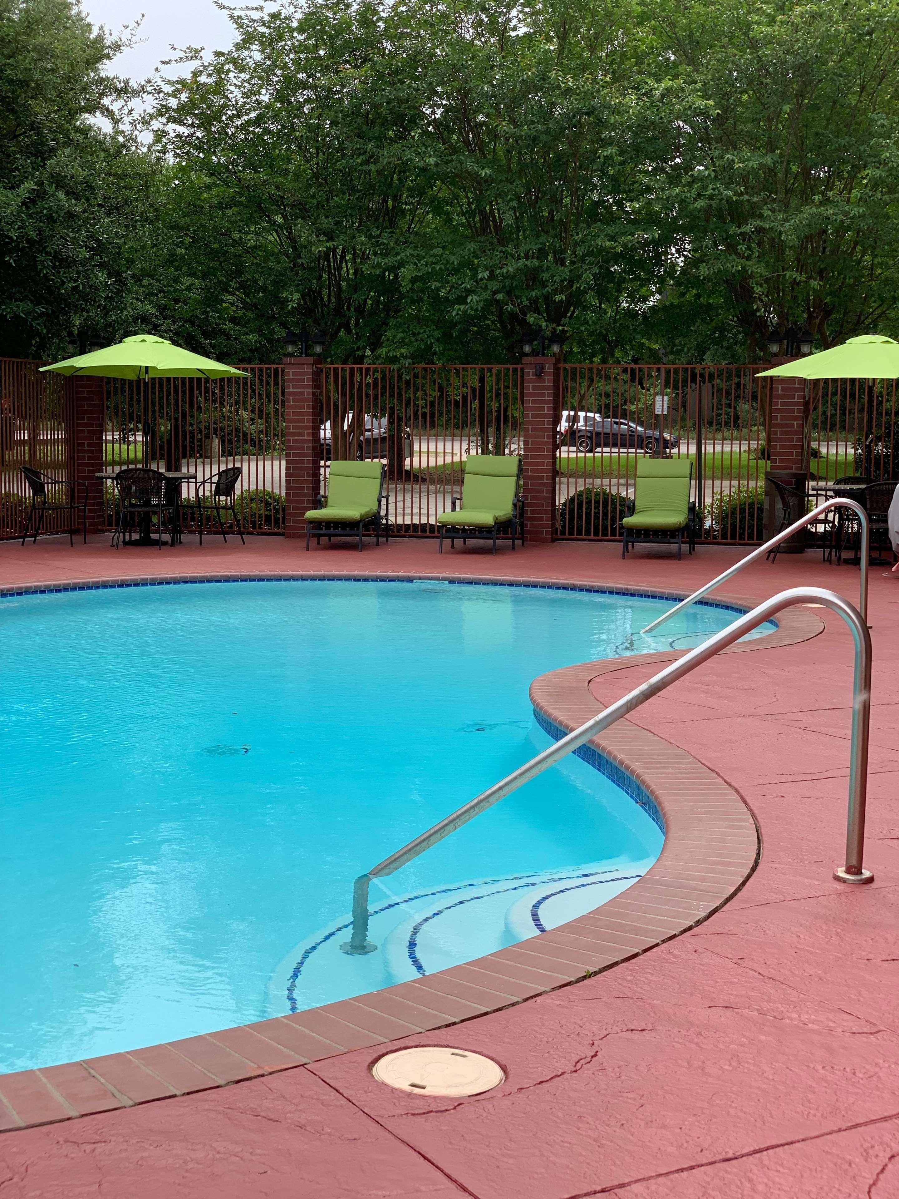 Best Western Plus The Woodlands Exterior photo