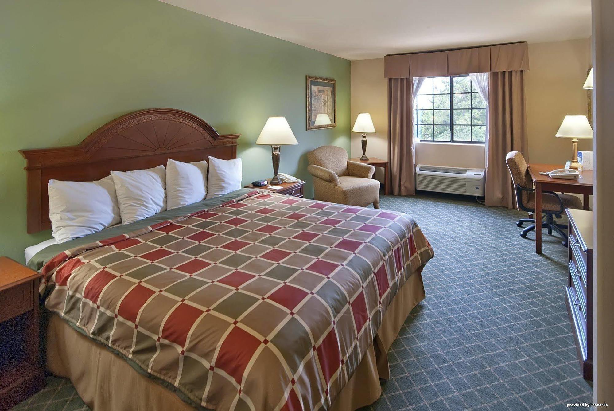 Best Western Plus The Woodlands Room photo